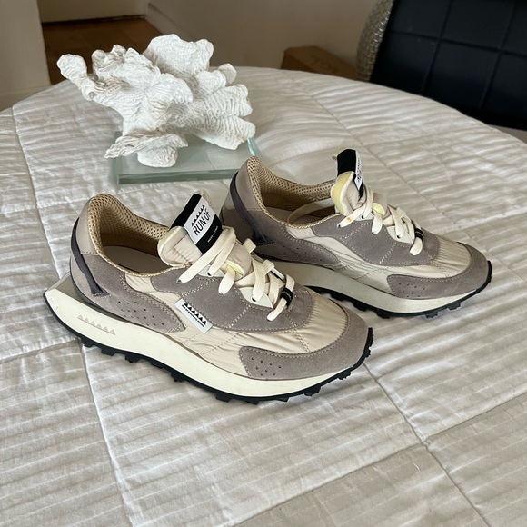 RUN OF ELIO SNEAKER - Picture 1 of 10